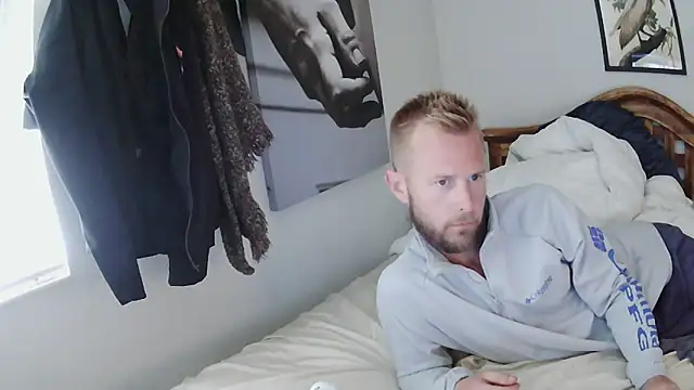 Snapshot of bjay1210 chatting on February 3, 4:20 pm bjay1210 online show from February 3, 4:20 pm