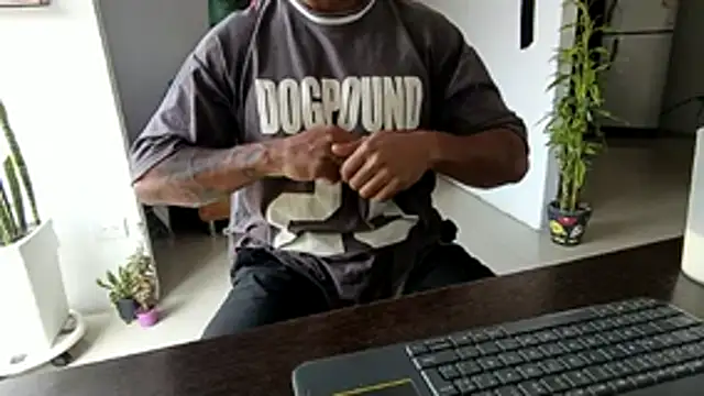 Adam Valenciia online show from December 17, 6:14 pm