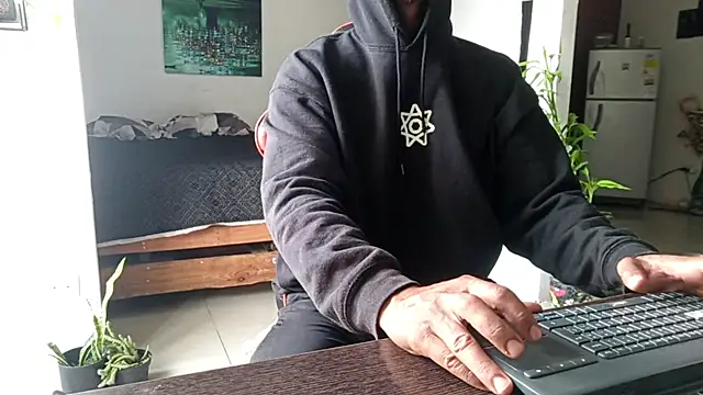 Snapshot of Adam_Valenciia chatting on June 4, 3:51 pm Adam Valenciia online show from June 4, 3:51 pm
