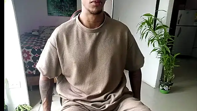 Snapshot of Adam_Valenciia chatting on June 7, 6:44 pm Adam Valenciia online show from June 7, 6:44 pm