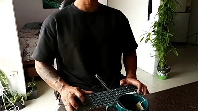 Adam Valenciia online show from July 31, 3:11 pm