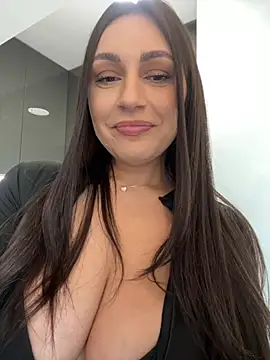 Snapshot of claraxjoyy chatting on January 6, 7:42 am claraxjoyy online show from January 6, 7:42 am