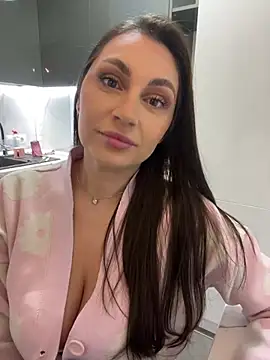 Snapshot of claraxjoyy chatting on January 10, 4:44 am claraxjoyy online show from January 10, 4:44 am