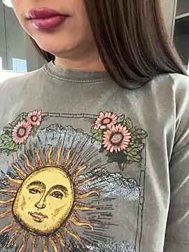 Snapshot of claraxjoyy chatting on March 12, 7:57 am claraxjoyy online show from March 12, 7:57 am