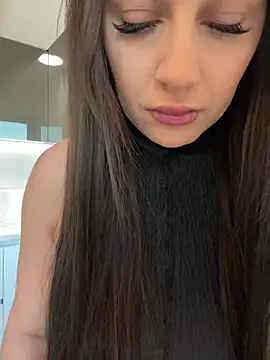 Snapshot of claraxjoyy chatting on March 21, 4:49 am claraxjoyy online show from March 21, 4:49 am