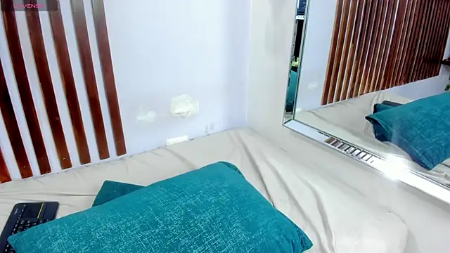 KRYSSTARITTER4 online show from January 28, 1:27 pm