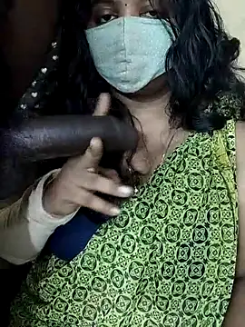 Snapshot of Rathi22 chatting on May 13, 2:42 am Rathi22 online show from May 13, 2:42 am