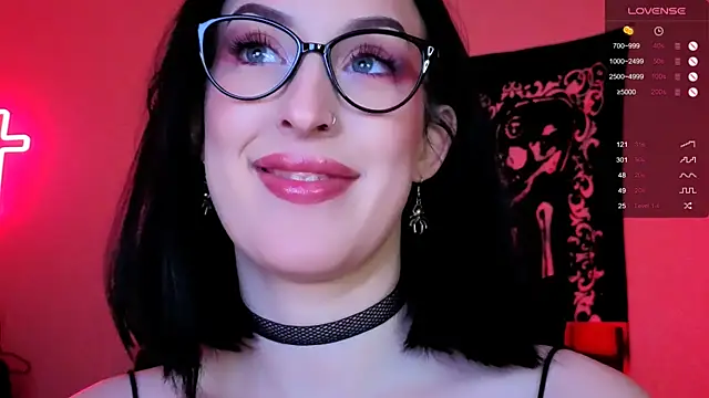 Miss Alice   online show from October 18, 12:35 am