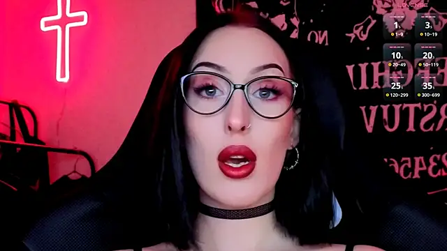 Miss Alice   online show from May 8, 1:22 am