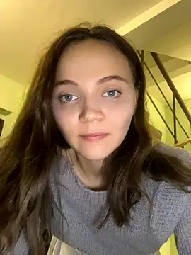 Snapshot of TheYourL chatting on January 6, 8:23 pm TheYourL online show from January 6, 8:23 pm