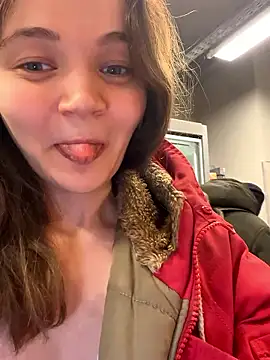 Snapshot of TheYourL chatting on January 13, 8:36 pm TheYourL online show from January 13, 8:36 pm