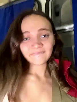 Snapshot of TheYourL chatting on January 18, 5:28 pm TheYourL online show from January 18, 5:28 pm