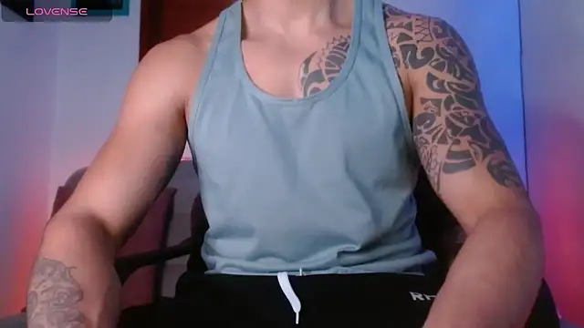 Joylopez fit online show from December 19, 2:13 pm