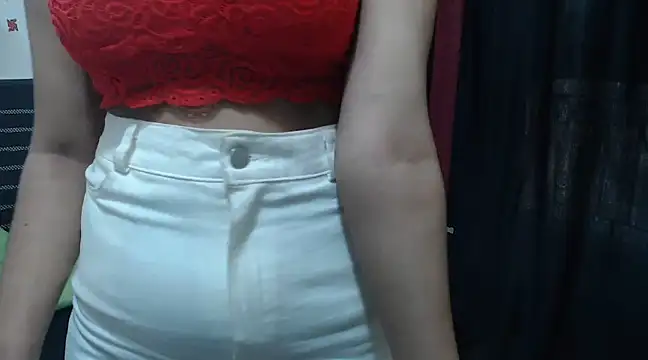 Snapshot of Honey_Bee25 chatting on February 1, 8:39 am Honey Bee25 online show from February 1, 8:39 am