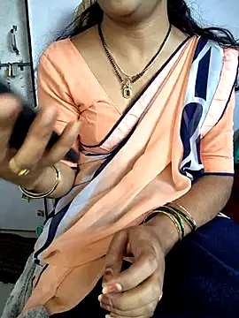 lovelygirl4567 online show from January 6, 5:33 am