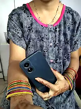 lovelygirl4567 online show from January 16, 5:55 am