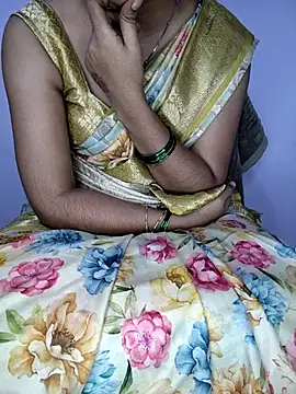 lovelygirl4567 online show from May 27, 5:32 pm