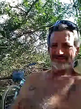 Snapshot of Cloudin_around chatting on February 6, 4:47 pm Cloudin around online show from February 6, 4:47 pm