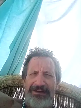 Snapshot of Cloudin_around chatting on September 26, 12:20 pm Cloudin around online show from September 26, 12:20 pm