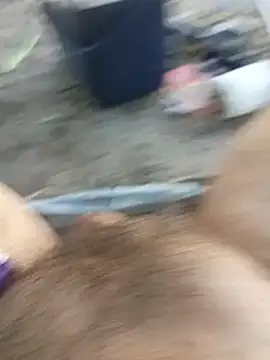 Snapshot of Cloudin_around chatting on September 27, 9:31 pm Cloudin around online show from September 27, 9:31 pm