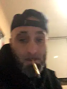 Snapshot of josueswvillaA1 chatting on November 18, 10:47 pm josueswvillaA1 online show from November 18, 10:47 pm