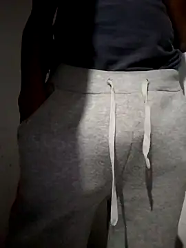 Snapshot of MKbesxxx chatting on March 4, 7:32 pm MKbesxxx online show from March 4, 7:32 pm