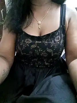 Snapshot of Tamil_Vishalini chatting on May 9, 6:24 pm Tamil Vishalini online show from May 9, 6:24 pm