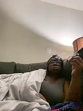 Snapshot of DamnBubbles chatting on January 21, 7:04 am DamnBubbles online show from January 21, 7:04 am