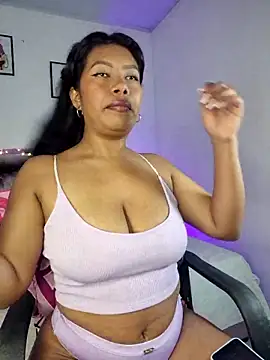 Snapshot of PaulaOrtiz_1 chatting on May 15, 12:45 pm PaulaOrtiz 1 online show from May 15, 12:45 pm