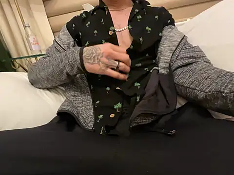 Snapshot of Trystan_Spellman chatting on March 10, 2:16 am Trystan Spellman online show from March 10, 2:16 am