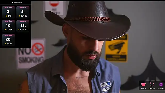 Snapshot of HairyRobxxx chatting on October 22, 5:56 pm HairyRobxxx online show from October 22, 5:56 pm