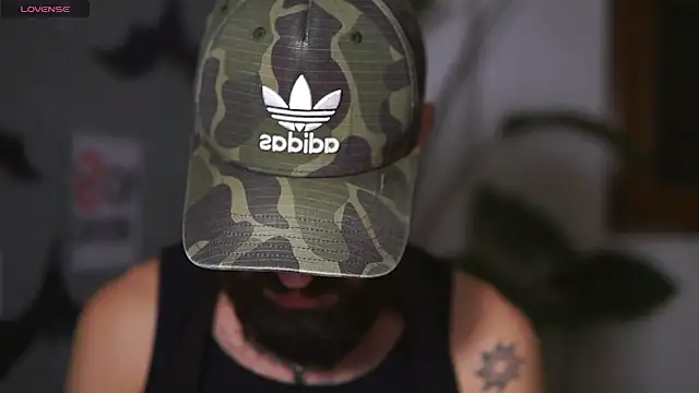 Snapshot of HairyRobxxx chatting on November 6, 5:47 pm HairyRobxxx online show from November 6, 5:47 pm