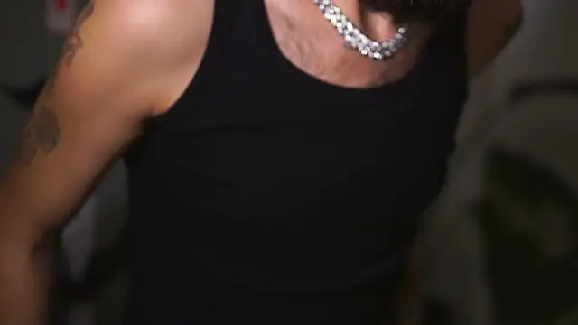 Snapshot of HairyRobxxx chatting on November 7, 8:20 pm HairyRobxxx online show from November 7, 8:20 pm