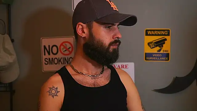 Snapshot of HairyRobxxx chatting on November 22, 7:24 pm HairyRobxxx online show from November 22, 7:24 pm