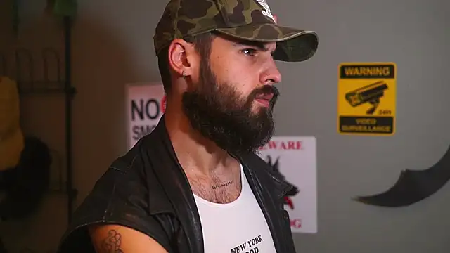 Snapshot of HairyRobxxx chatting on November 30, 4:11 pm HairyRobxxx online show from November 30, 4:11 pm