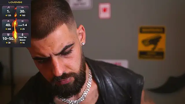 Snapshot of HairyRobxxx chatting on December 3, 7:34 pm HairyRobxxx online show from December 3, 7:34 pm