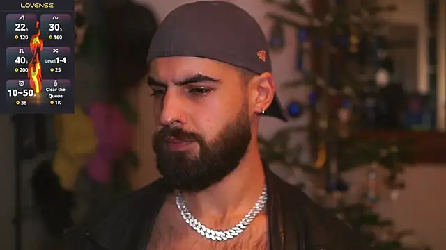 Snapshot of HairyRobxxx chatting on December 13, 7:53 pm HairyRobxxx online show from December 13, 7:53 pm