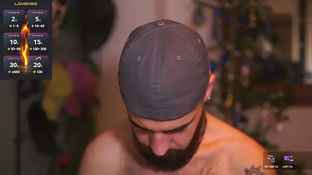 Snapshot of HairyRobxxx chatting on December 14, 4:01 pm HairyRobxxx online show from December 14, 4:01 pm