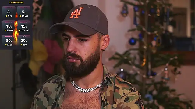 Snapshot of HairyRobxxx chatting on December 15, 4:11 pm HairyRobxxx online show from December 15, 4:11 pm