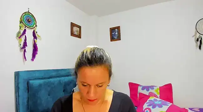 sofi saliva2511 online show from March 2, 12:09 am