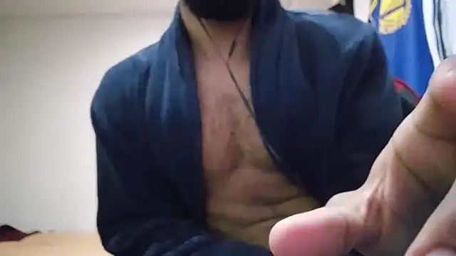 Snapshot of kevi_cocks chatting on January 4, 3:40 am kevi cocks online show from January 4, 3:40 am