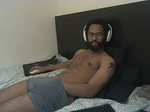 Snapshot of kevi_cocks chatting on February 9, 1:22 am kevi cocks online show from February 9, 1:22 am