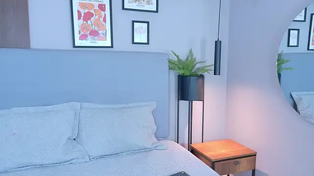 AbieHills online show from July 11, 11:35 am