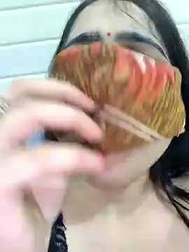 shreya1765 online show from January 19, 12:17 pm