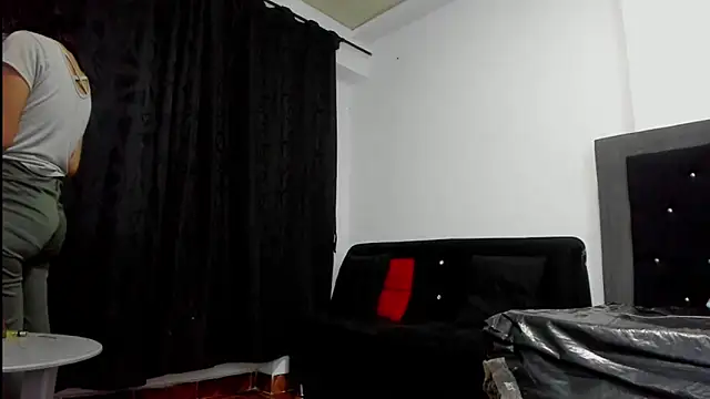 Snapshot of violetadumsper chatting on February 26, 2:59 am violetadumsper online show from February 26, 2:59 am