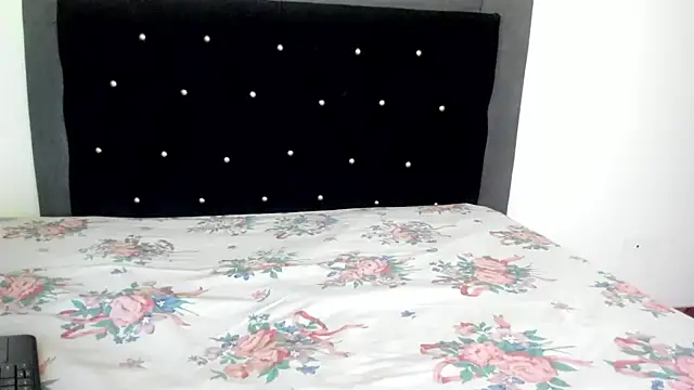 Snapshot of violetadumsper chatting on October 20, 3:18 am violetadumsper online show from October 20, 3:18 am
