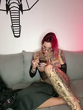 Mia-Fuchs online show from February 16, 11:16 pm