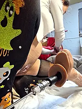 Snapshot of zasmin3 chatting on November 15, 12:08 am zasmin3 online show from November 15, 12:08 am