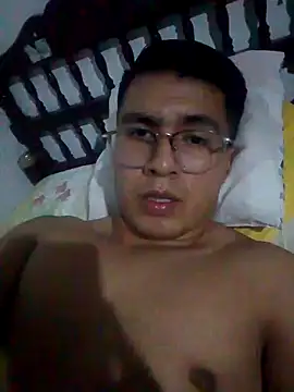 Snapshot of RODRI_POLLADURA chatting on January 14, 2:40 am RODRI POLLADURA online show from January 14, 2:40 am