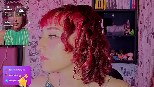 Snapshot of NickiYoung chatting on April 12, 4:01 pm NickiYoung online show from April 12, 4:01 pm